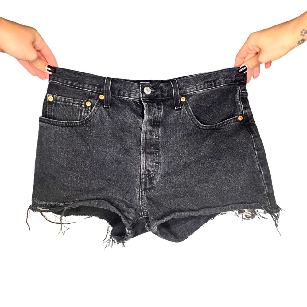 Levi high waisted women jean shorts size 31 Wide